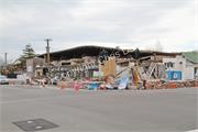 (C) Chris Daniels Earthquake 12